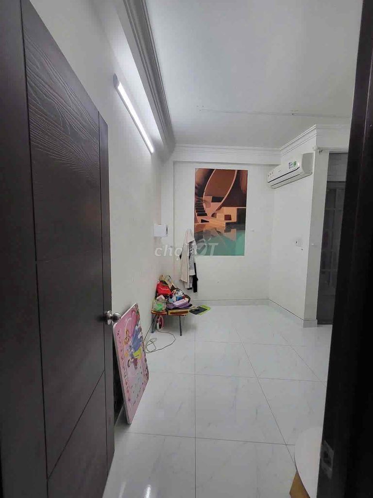 Modern 3BR Townhouse Near Phu Nhuan District