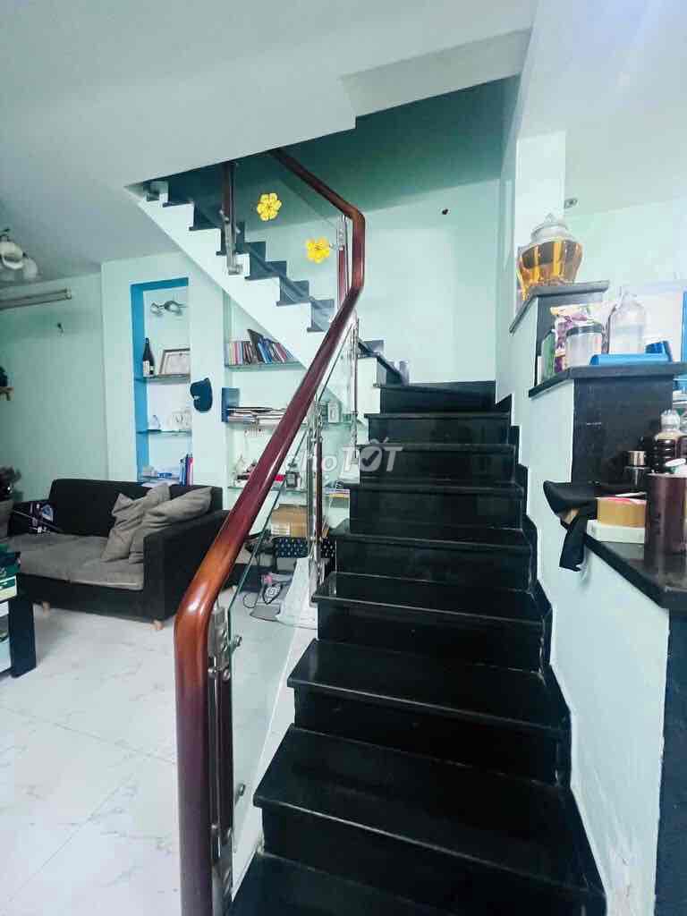 Modern 2-Bedroom House with Business Potential