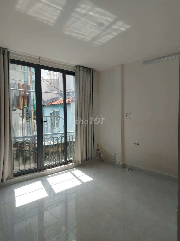 Modern 2-Bedroom House with Basic Amenities