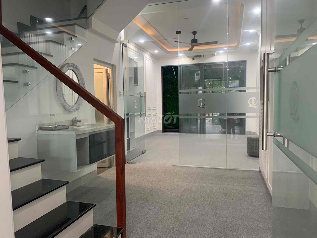 Modern 4-Story Townhouse Near Phuoc Binh Park