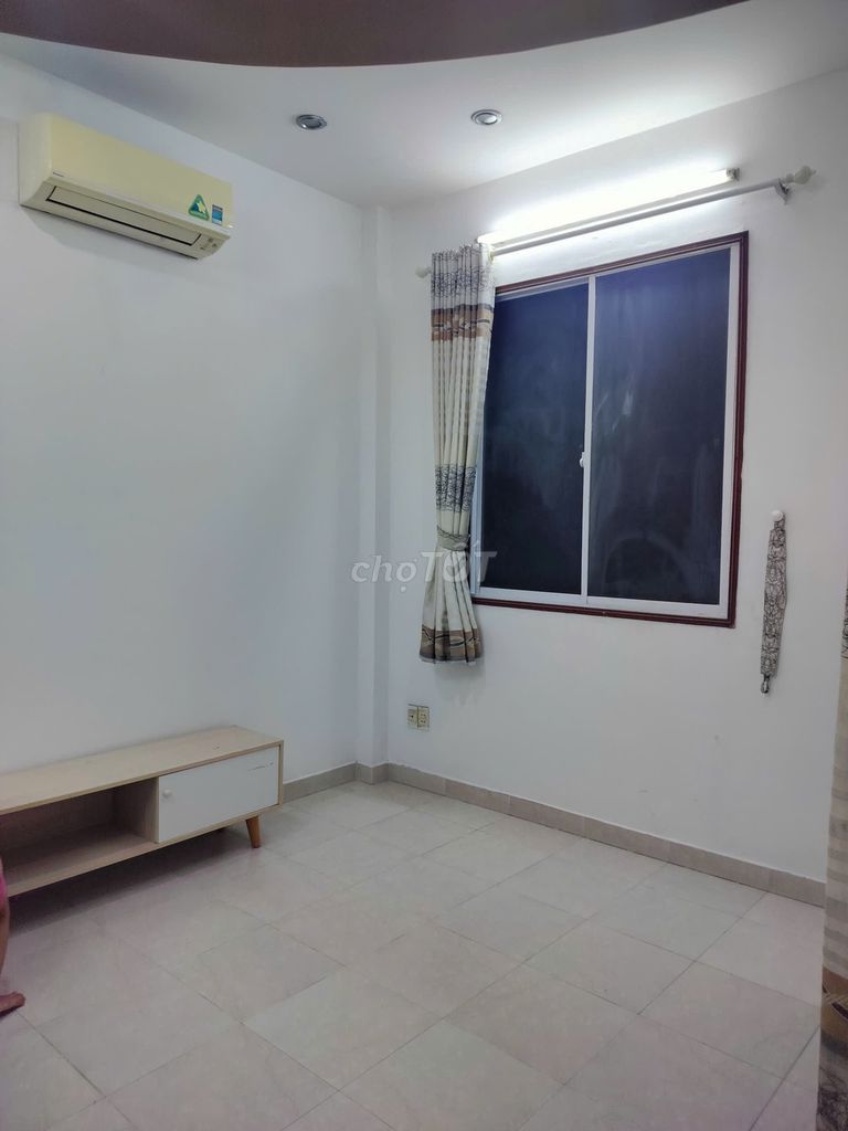 Modern 2BR Townhouse in Ben Van Don