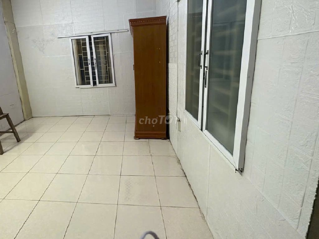Three-Story House with AC and Parking Access