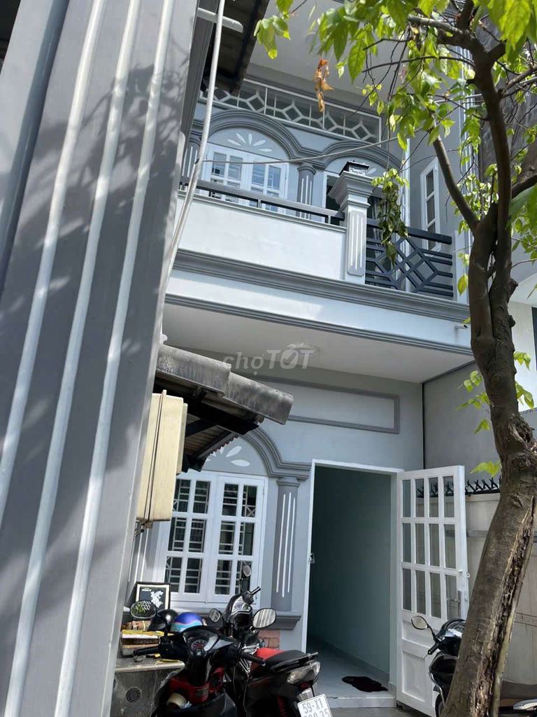 Spacious Two-Story House with Garden in Linh Dong