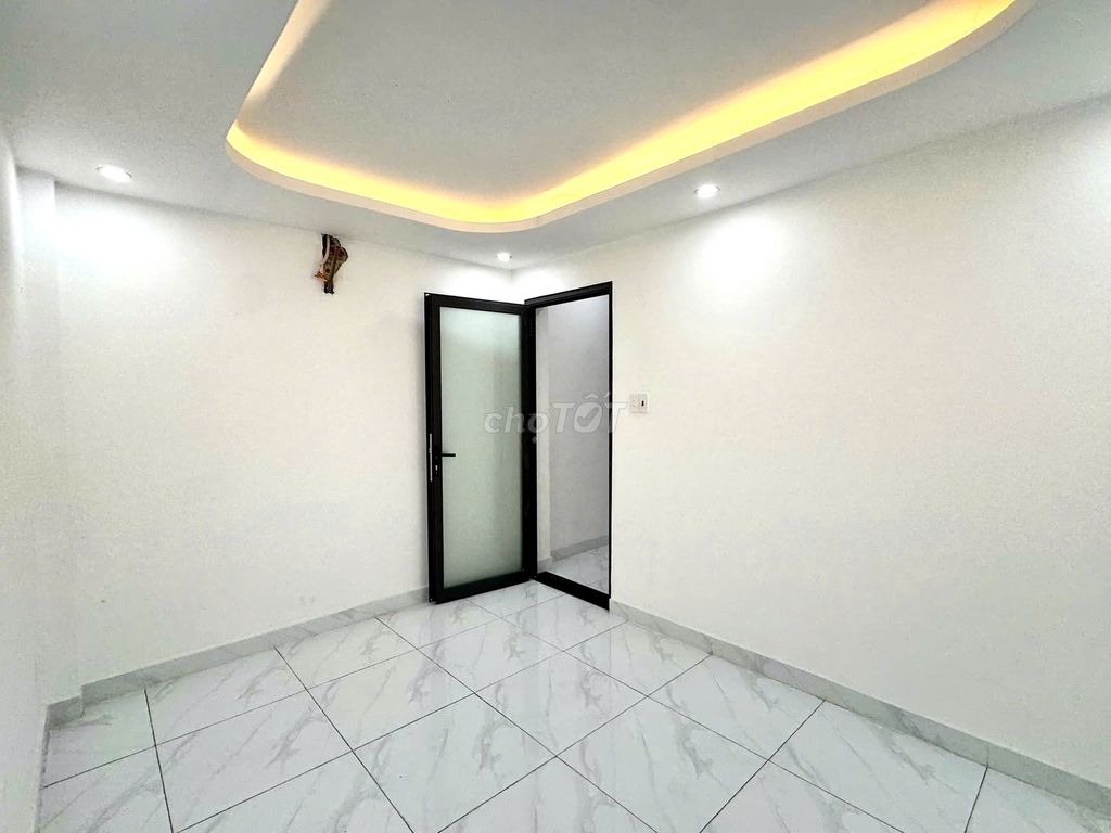 Modern 3-Bedroom House with New Interior