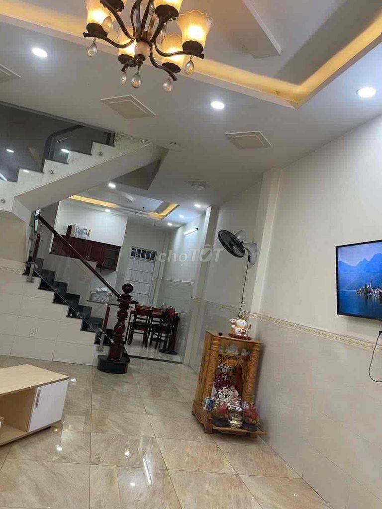 Modern 4-Bedroom House with Full Amenities