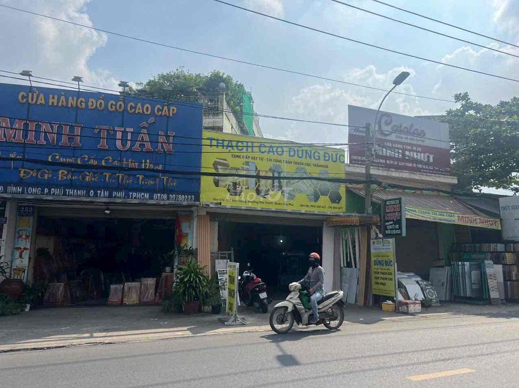 Spacious 150sqm Commercial Space on Binh Long Street