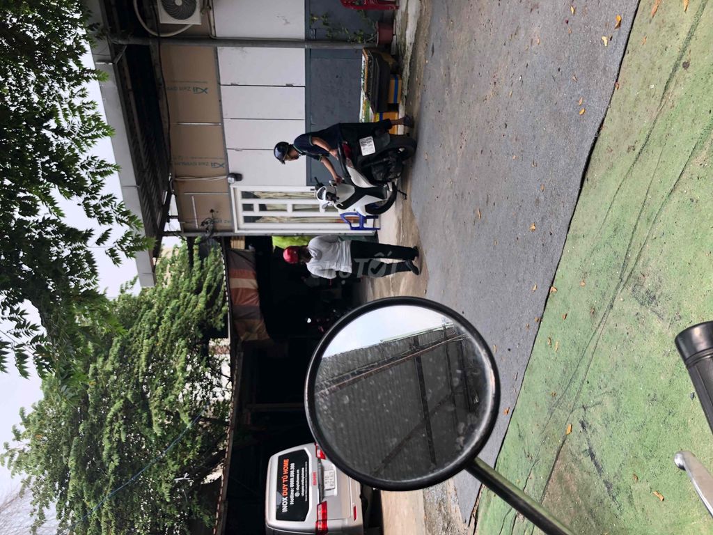Spacious 28m² Room Near Binh Long Market