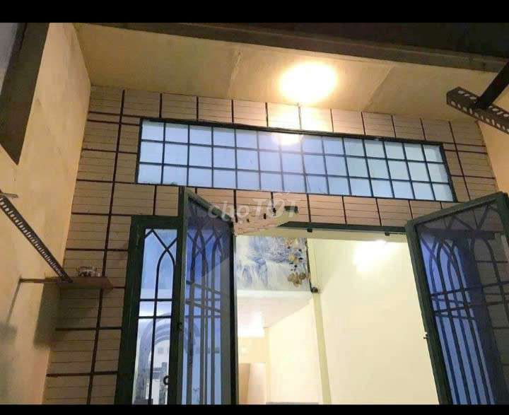 Spacious 2BR House Near Hang Xanh Intersection