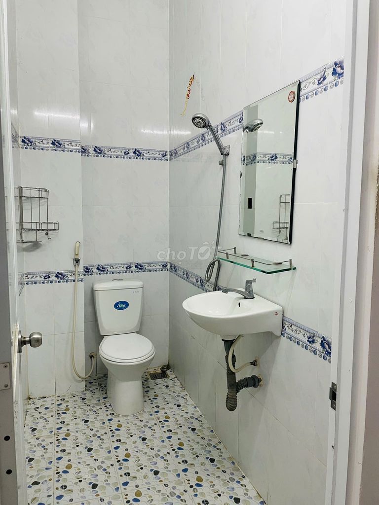 Spacious 3-Story House with 4 Bedrooms
