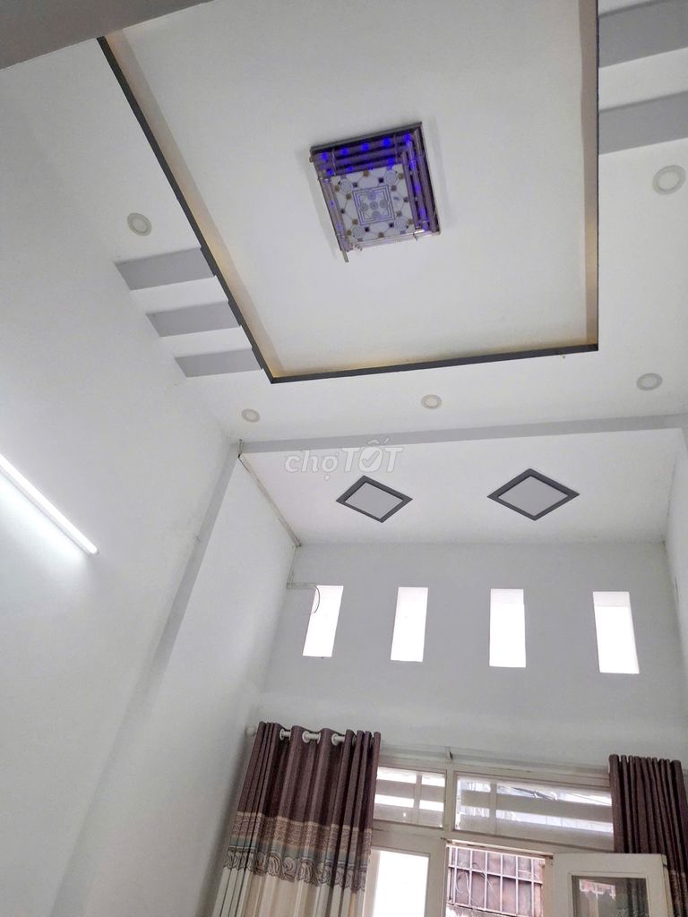 Modern 3-Bedroom House with New Kitchen Go Vap