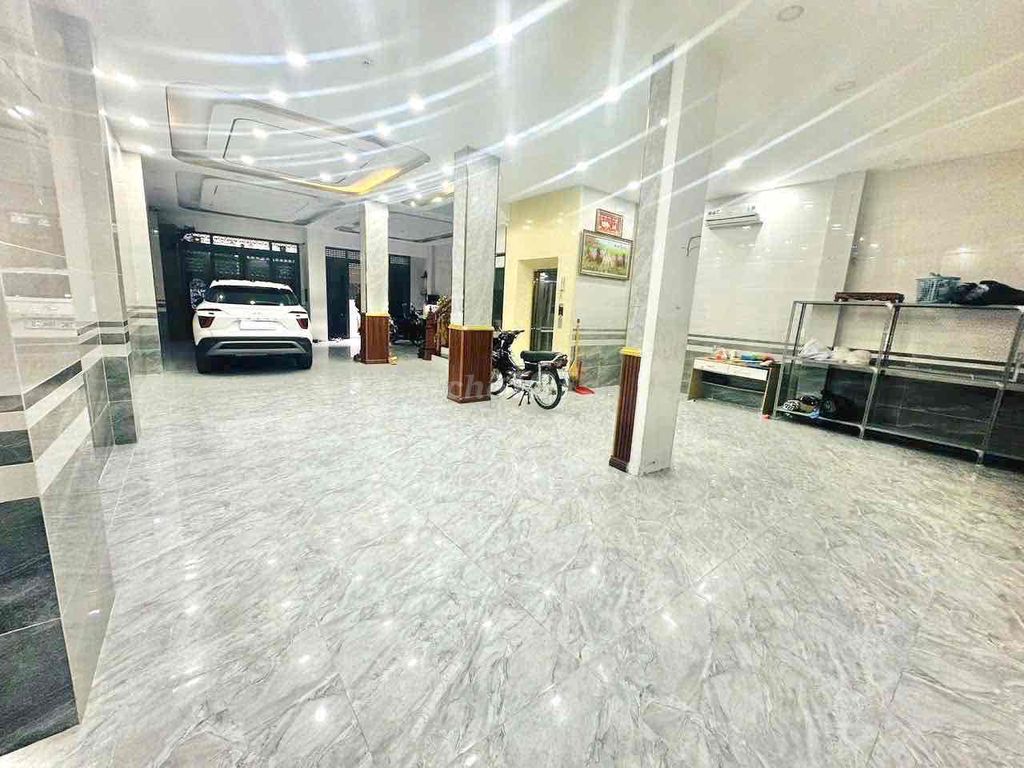 Luxury 3-Bedroom Villa Near Aeon Mall