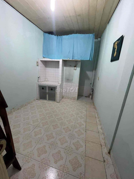 Compact Studio Near University with Convenient Location