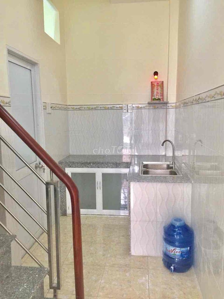 3-Story Townhouse with 2 Bedrooms in Binh Tan
