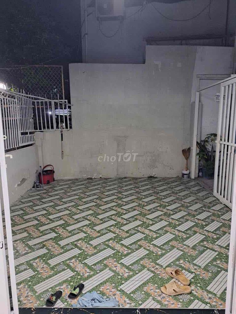 4m x 16m House with Yard near Nguyen Binh Khiem School