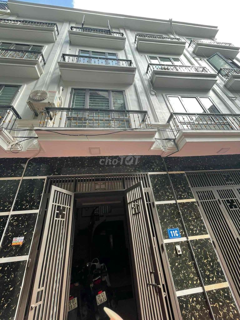 Modern 4-Floor Townhouse with Garden Near Hà Trì