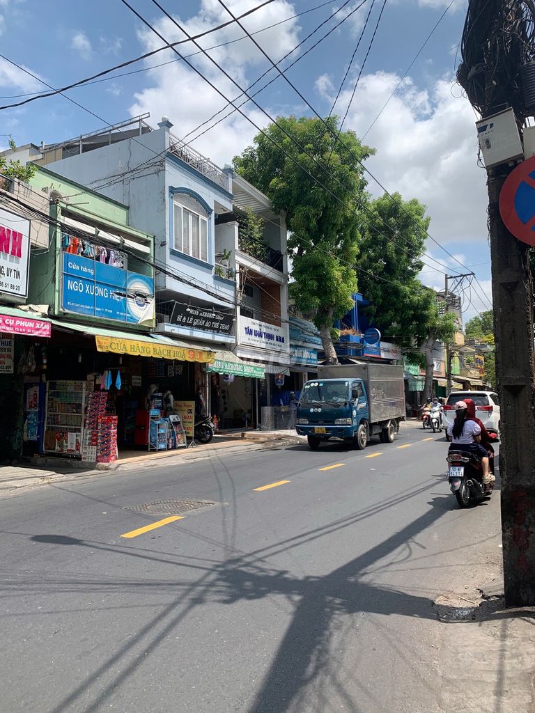 Commercial Space with 2BR on Main Street