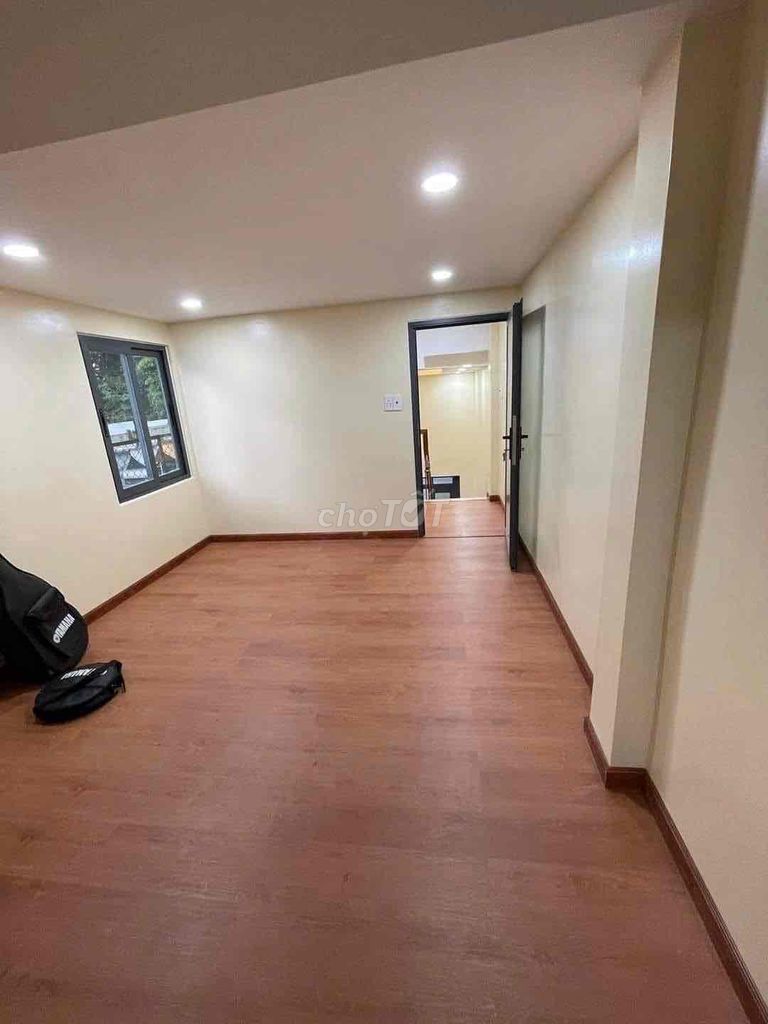 Modern 1-Bedroom House with Parking in Tan Phu