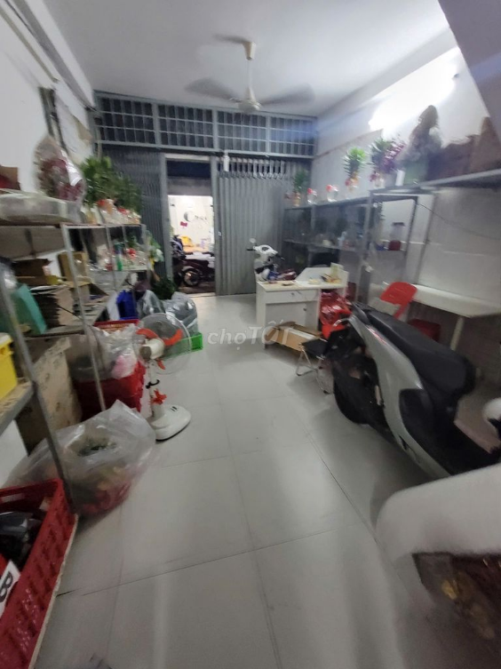 Mặt Tiền 341 Lạc Long Quân - Spacious Rental Property for Business or Living