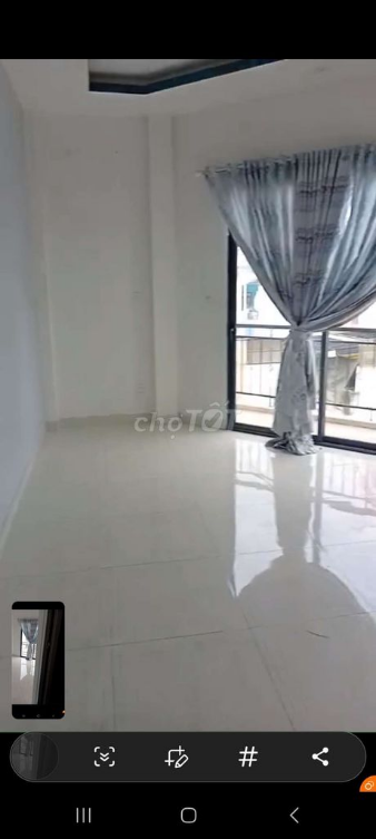Spacious 4-Bedroom House with Multiple Floors