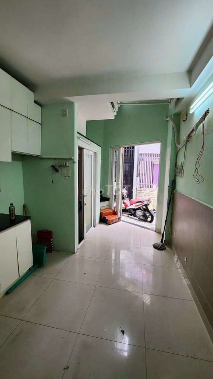 Просторный 3-комнатный дом в Lâm Văn Bền, район 7