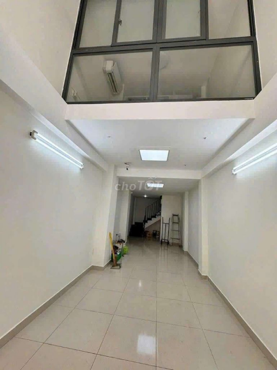 4-Bedroom House near Phu Nhuan Intersection, Nguyen Kiem Street