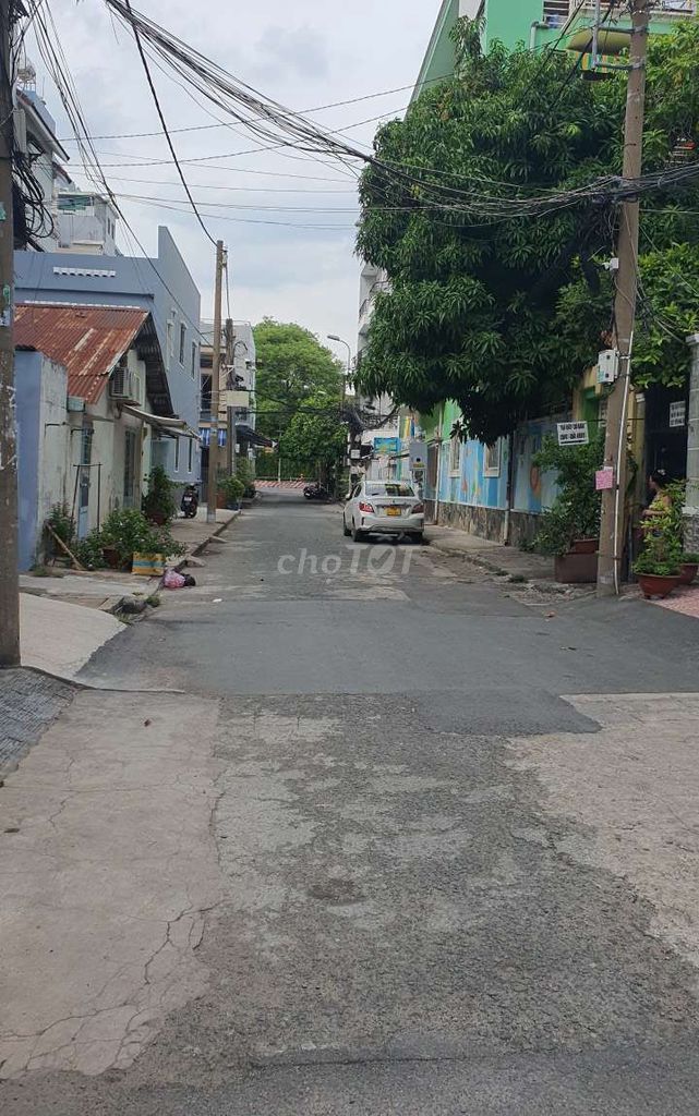 Commercial Space Opposite Bach Khoa University