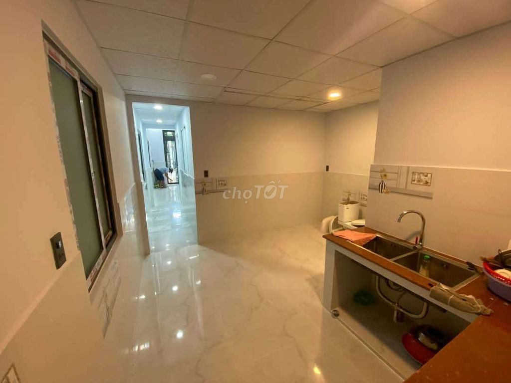 2-Bedroom House with Parking in Thu Duc