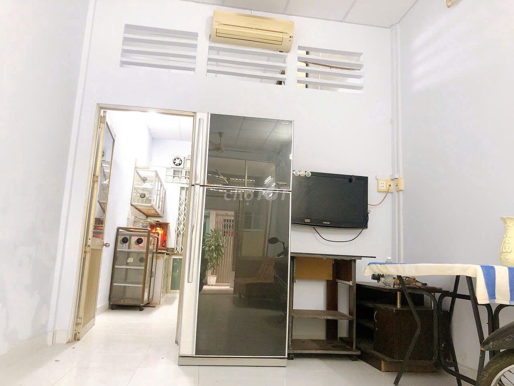 Modern Two-Bedroom Townhouse with Full Amenities