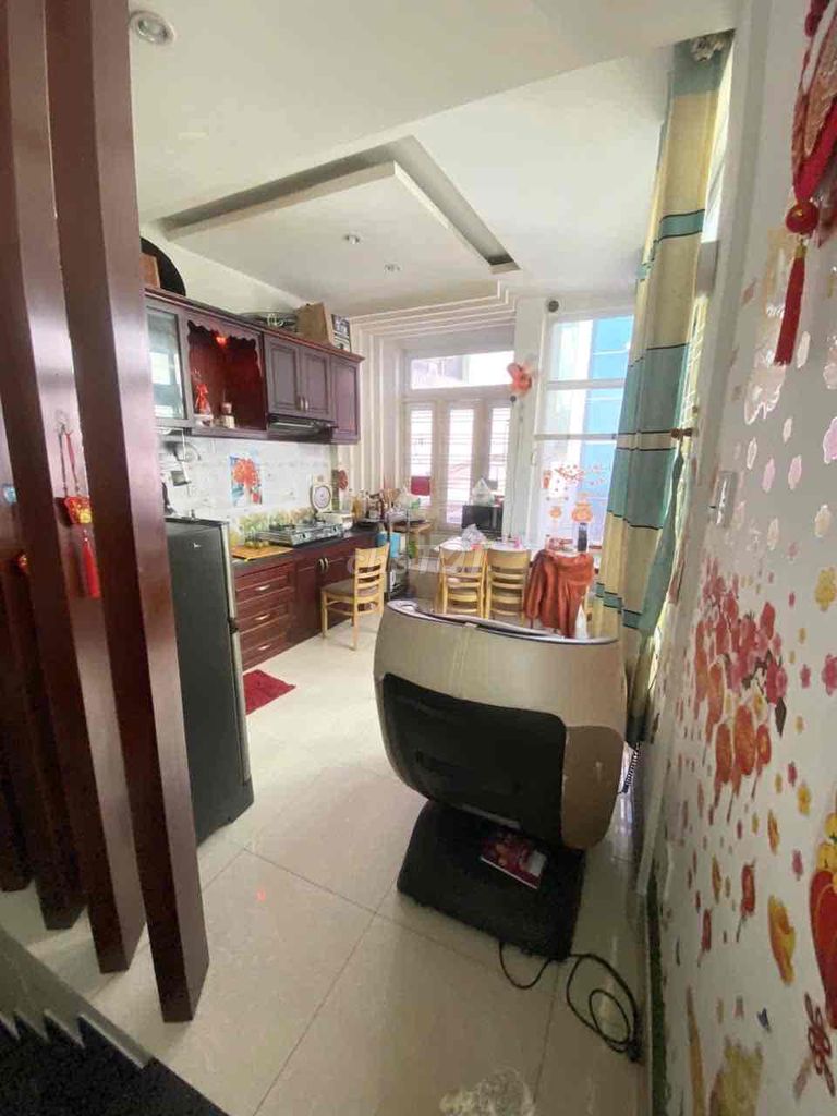Modern 3-Bedroom Townhouse Near Phan Xich Long