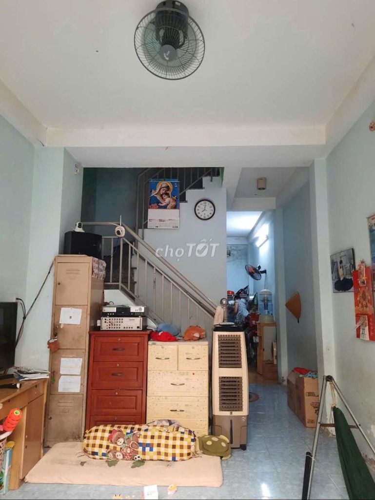 Two-Bedroom House Near Main Street