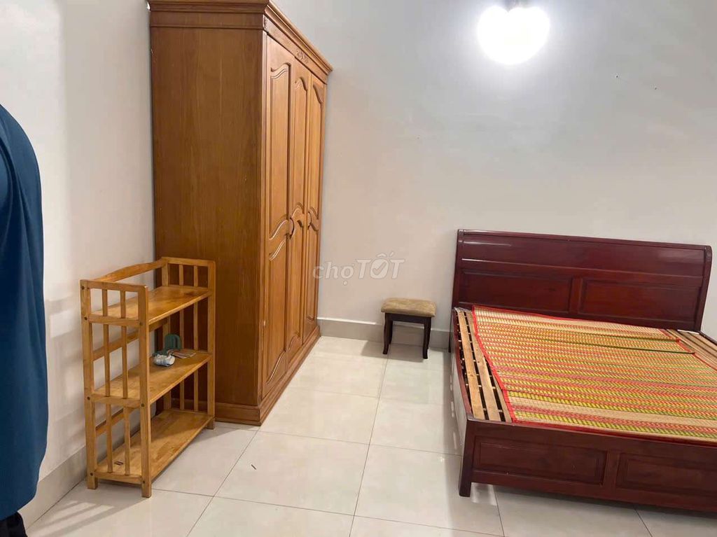 Modern 2BR House Near Shopping Centers