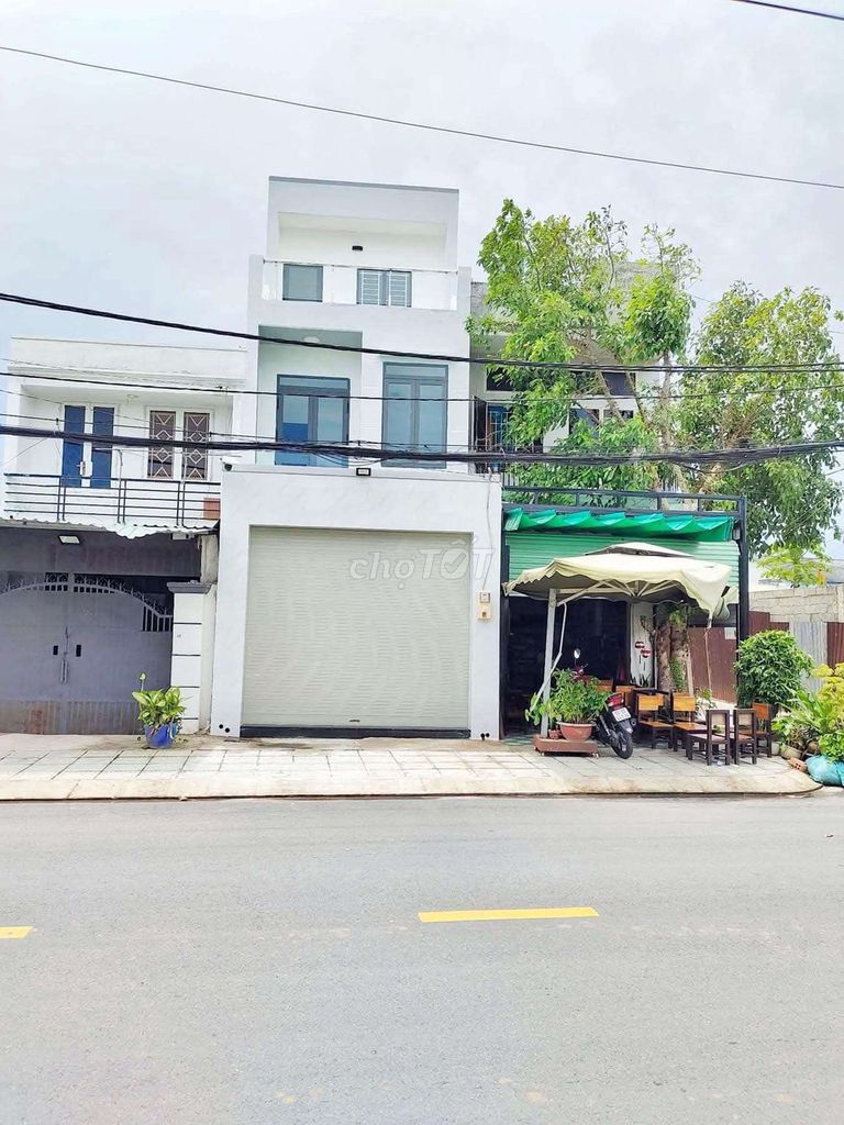 Modern 4-Bedroom House Near Hoc Mon Market
