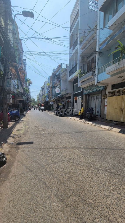 Mặt Tiền 341 Lạc Long Quân - Spacious Rental Property for Business or Living
