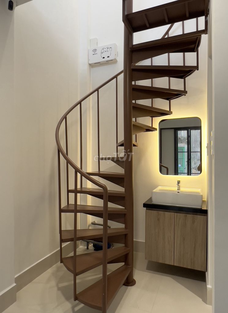 Modern Townhouse with Spiral Staircase Near City Center