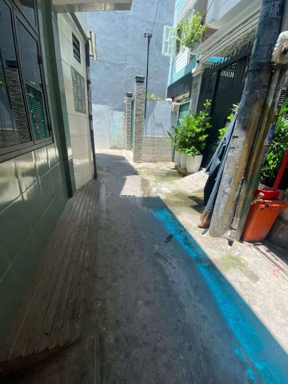 Small charming house in Huỳnh Văn Bánh Street, Phú Nhuận district