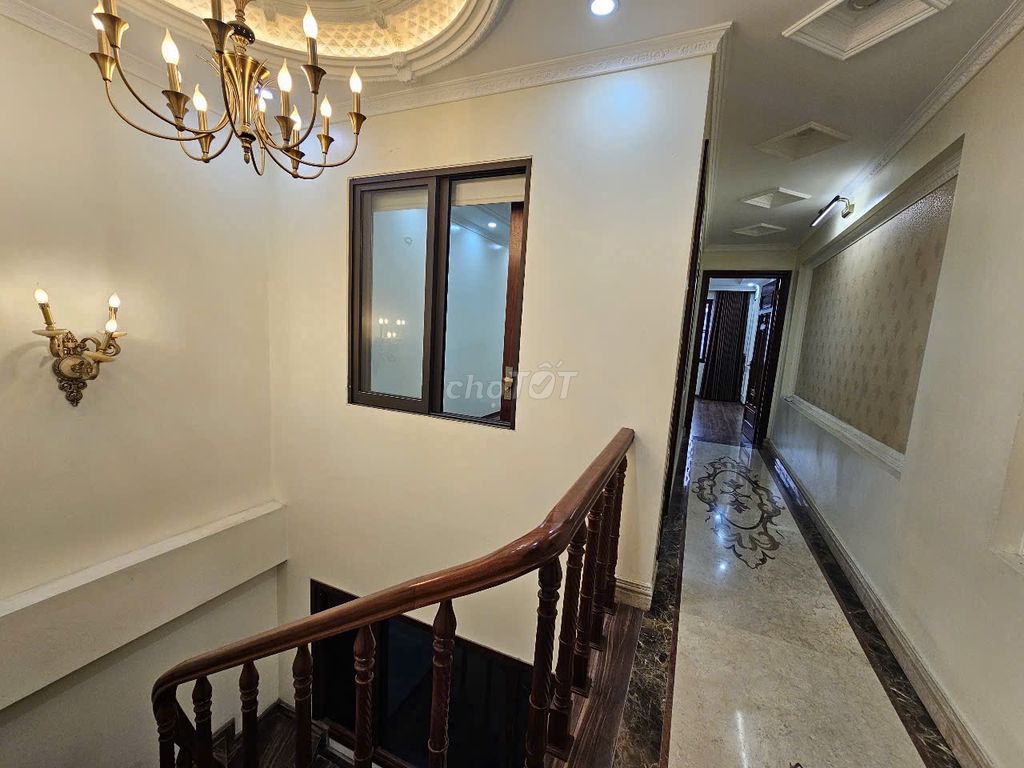 Modern 6-Floor House with Elevator, Business Space