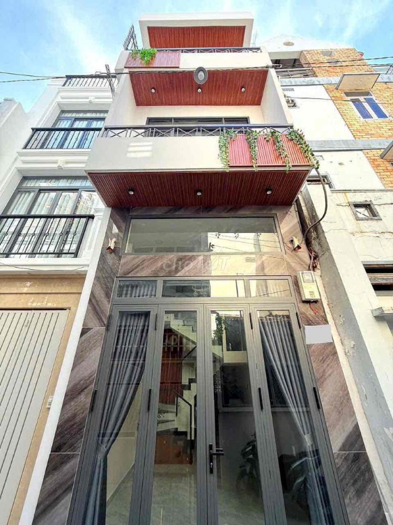 Fully Furnished Townhouse in Phu Nhuan District, 4 Bedrooms