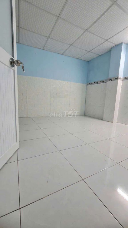 Entire House Near Hoang Van Thu Street, Tan Binh District