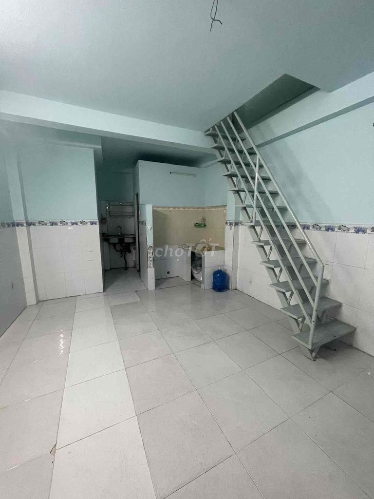 One-Floor House with Modern Interior Near Authority
