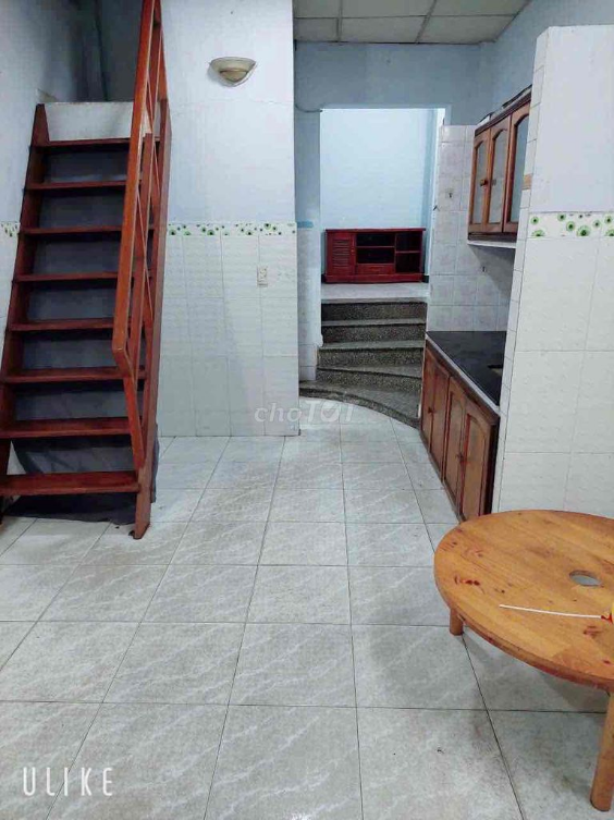 2-Bedroom Apartment with Parking and Kitchen
