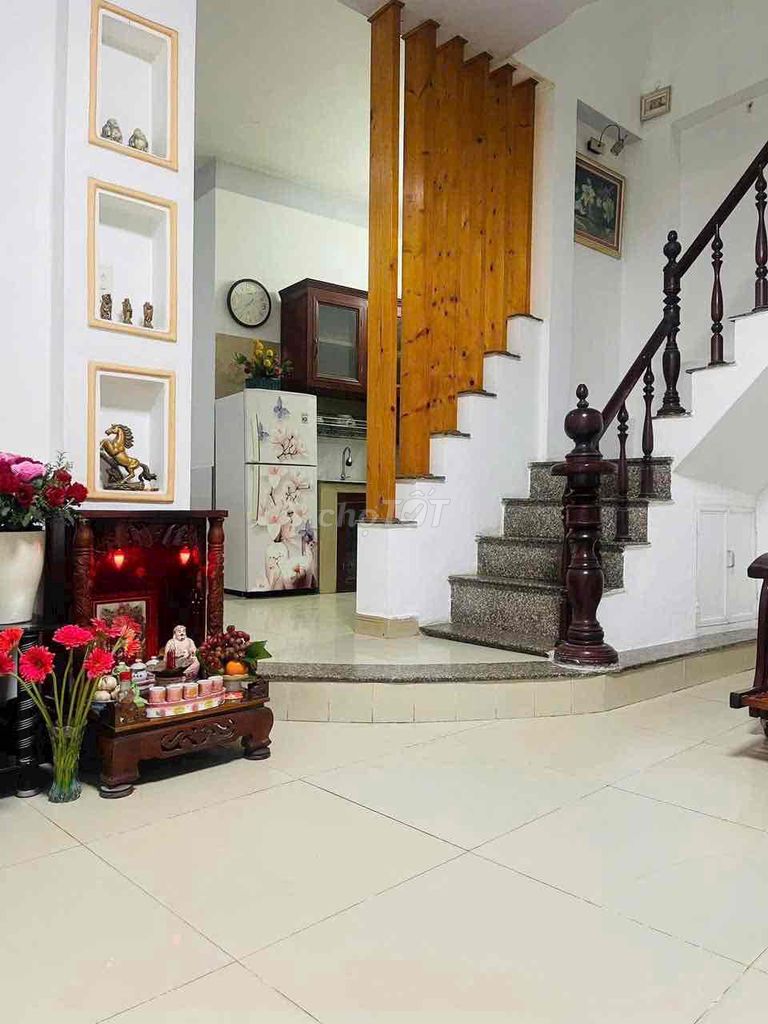 Spacious 3-Bedroom House Near Pham Van Dong