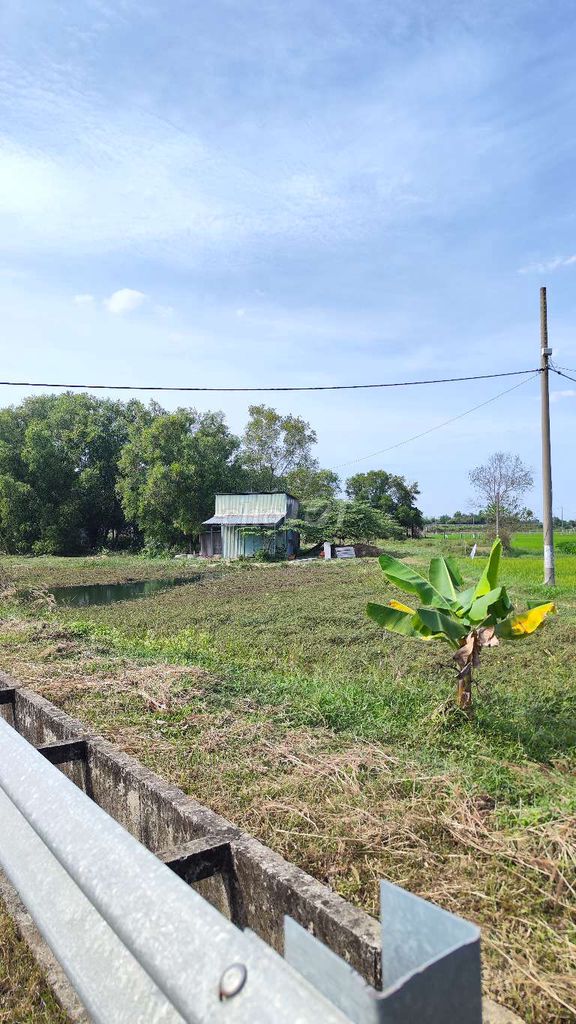 Large 1300m² Land Plot with Small House