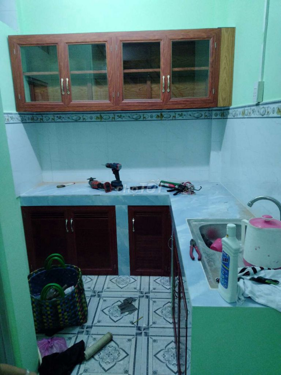 L-shaped house with 1 floor, 1 bedroom, near new highway bridge