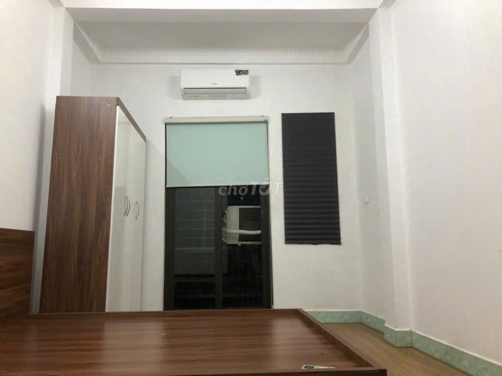Long-term rental in Giap Nhi, spacious 5-story house