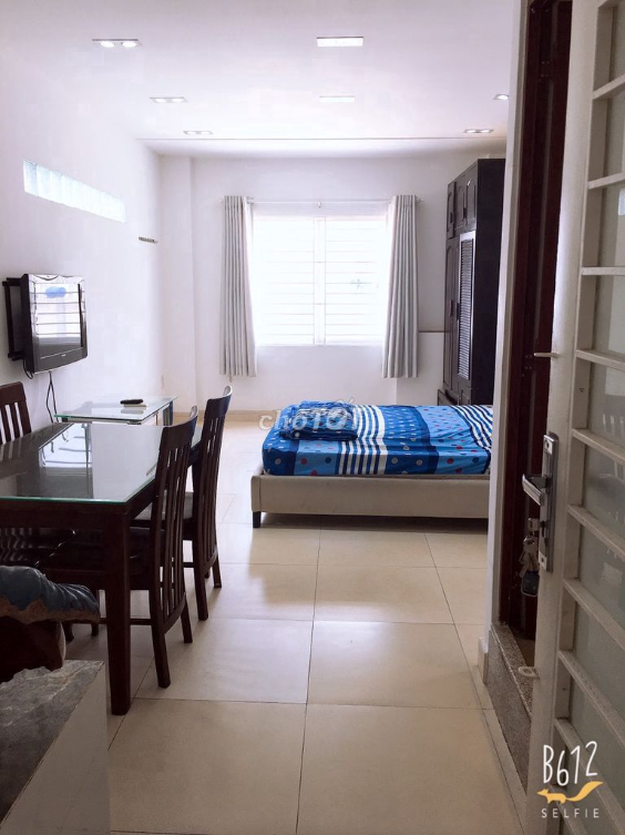 Fully Furnished 3-Bedroom Property with Multiple Living Spaces