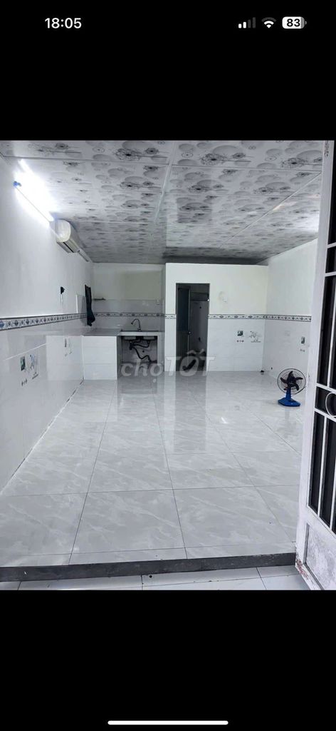 Spacious House with Air Conditioning Near Market