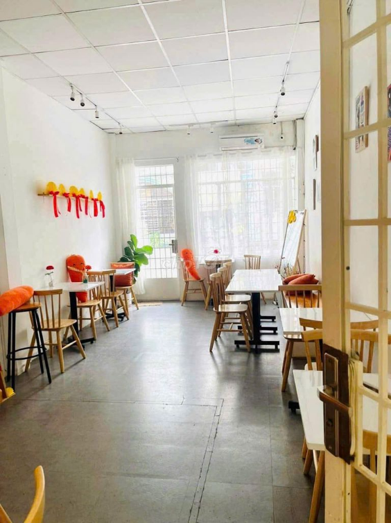 Spacious 2-Bedroom House near Dien Bien Phu, Suitable for Business