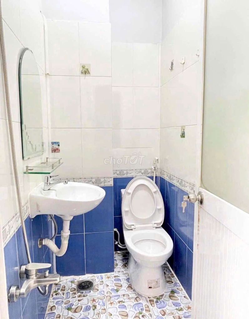 2-Bedroom Townhouse Near Hoa Binh Market