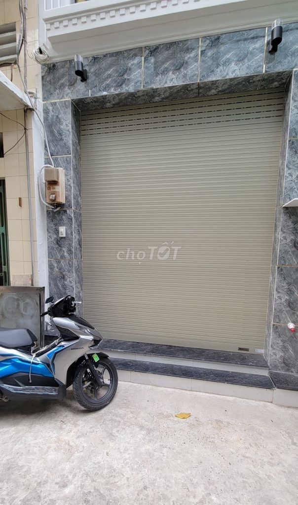 Modern 3.5x12m House for Rent in District 10