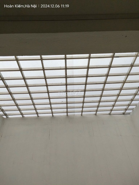 9-Story Building for Rent near Tan Mai Intersection, Multiple Spaces Available